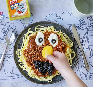 Spaghetti met rode saus en ERU Kids